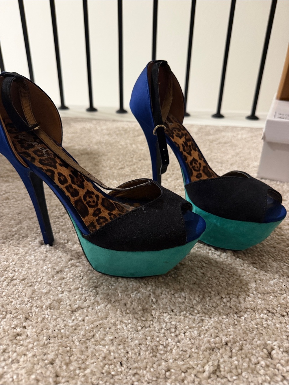 Vintage color block High Heel Peep-Toe Platform Pumps in Black, Blue & Teal